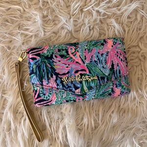 Lilly Pulitzer Phone Wristlet Wallet BNWOT